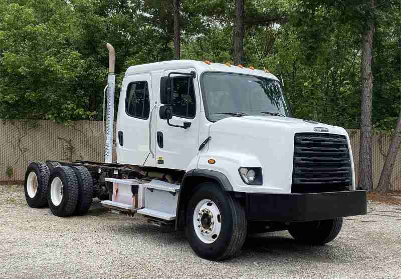Freightliner 108SD