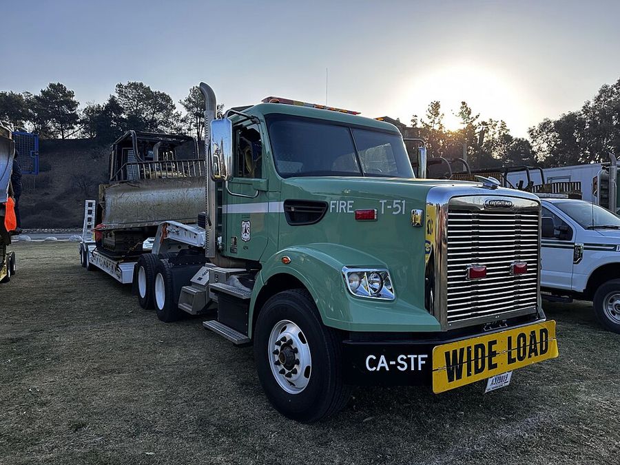 Freightliner 122SD