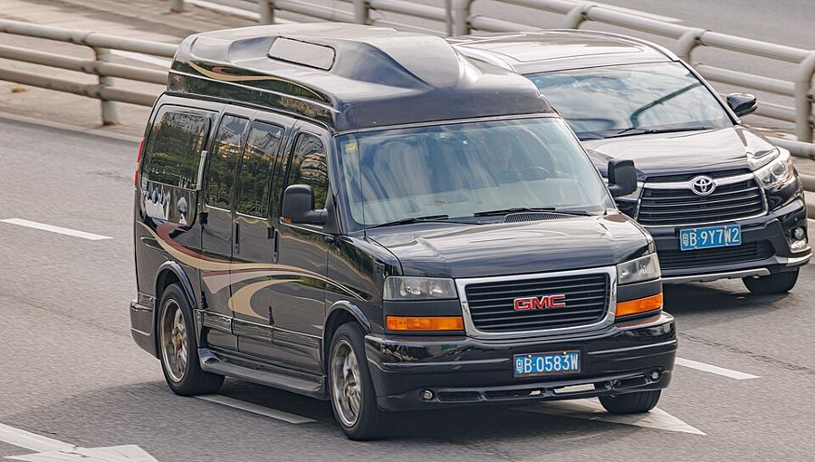 GMC Savana