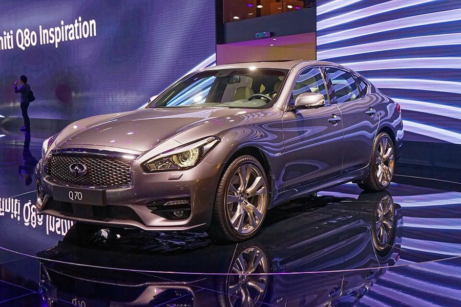 Infiniti Q70