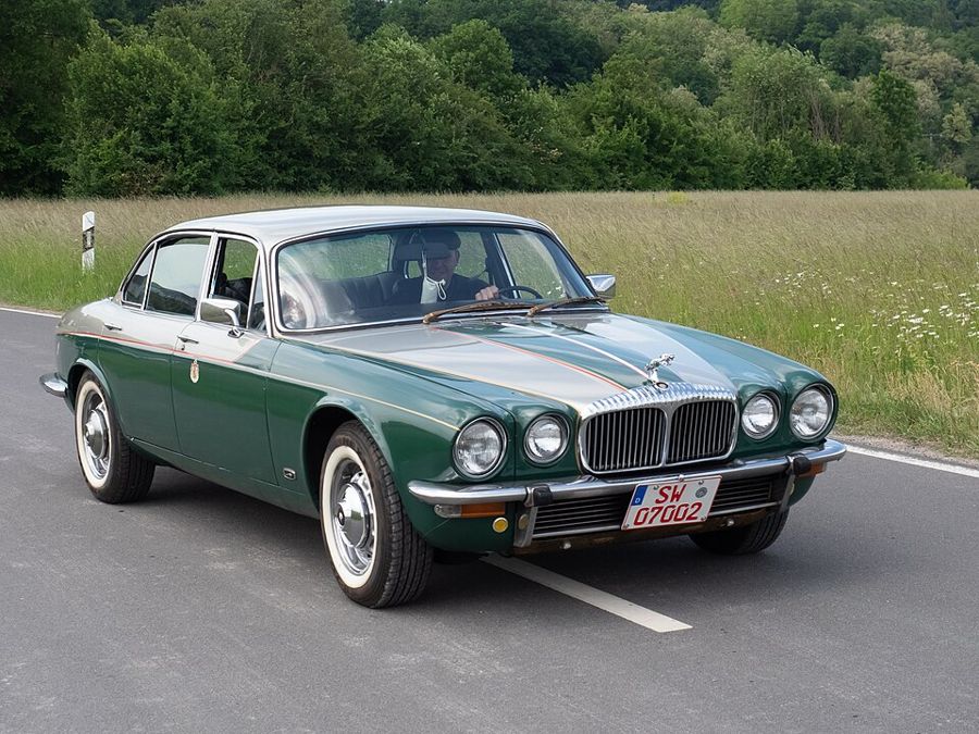 Jaguar XJ